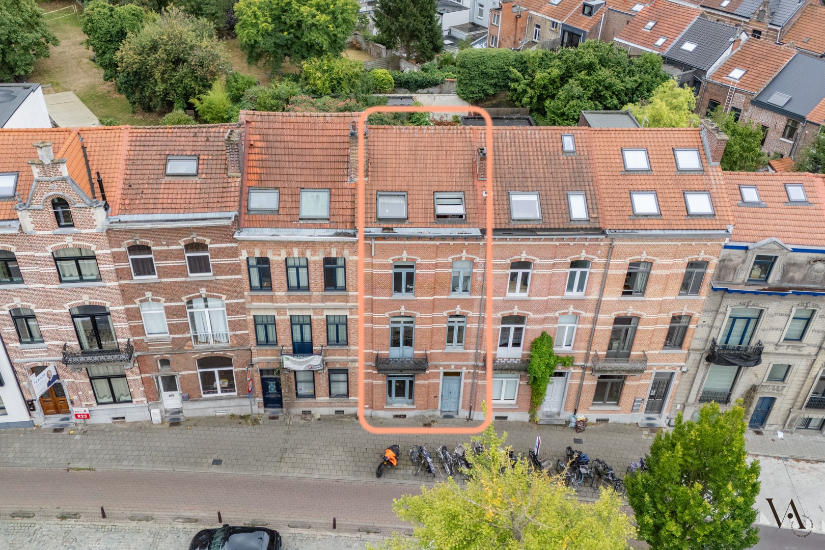 Royale herenwoning vol karakter met uitzonderlijke zuidgerichte stadstuin - foto 1