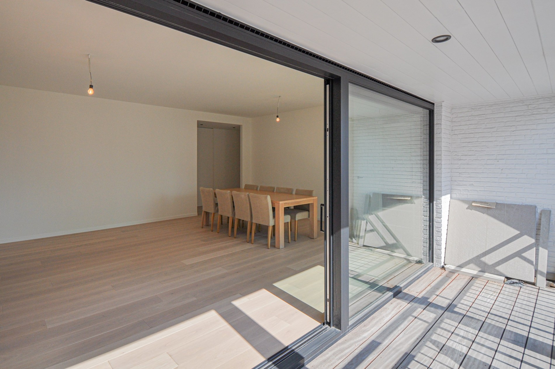 Appartement met gevelbreedte van ongeveer 5,2 meter en een ruim zonnig terras. - foto 4