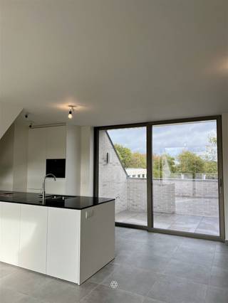 DESTELBERGEN - Ben je op zoek naar een nieuwbouw appartement met 2 slaapkamers TE HUUR in Destelbergen centrum?Dan is dit appartement misschien iets...