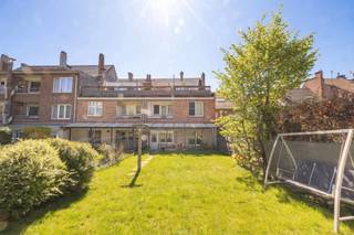 Gelegen in een rustige straat nabij de Prins van Luik, bevindt dit ruime appartement met 2 slaapkamers van ca. 105 m² zich in een kleinschalig...