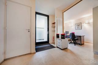 🏡 Maison 5 chambres à vendre – Uccle, Quartier Saint-Job avec jardin, terrasses et garageINFO et VISITES t :📞 Arthur Reynier – +32 479 94 92 71✉️...