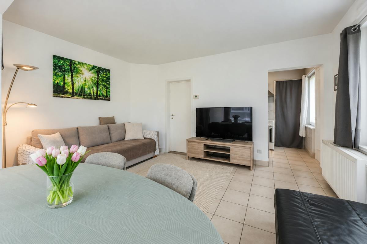  Lichtrijk twee slaapkamer appartement vlakbij de Zeedijk! - foto 5