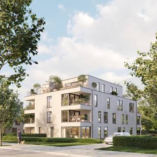 <p><strong><span><span>VOLLEDIGE AANKOOP MOGELIJK AAN 6% BTW ! </span></span><br /><br /></strong>In hartje Ravels verrijst momenteel het nieuwe project “Grote Meiboom”: Op de hoek van de Grote Baan en de Meiboomlaan wordt een stijlvolle residentie opgericht omringd door een heerlijk, onder architectuur aangelegd parkdomein. Dat betekent wonen omgeven door groen en rust, en toch op wandelstand van al hetgeen het centrum van Ravels te bieden heeft.<strong><br /><br /><span>Appartement B 2.1</span> bevindt zich op de 2e verdieping, maar geeft de beleving van een dakappartement. Een blik op het luchtbeeld maakt dit duidelijk. Het heeft een oppervlakte van 81,05m² + schitterend terras van 10,23m². Hier geniet u heerlijk privé van een schitterend groen uitzicht. De inkomhal is voorzien van een toilet en ruimte voor vestiaire. De hoofdslaapkamer is bijzonder ruim van opzet. Vervolgens nog een 2e slaapkamer of bureau en een badkamer. De leefruimte geniet langs 2 zijden van natuurlijk daglicht en biedt plaats aan een zithoek, eetkamer en de keuken. Vervolgens nog een praktische berging / wasplaats. </strong></p>
<p><strong>Bij deze residentie is de voorgevel gericht naar de Meiboomlaan, en de overige gevels naar het parkdomein. U heeft daarom de keuze uit terrassen met een levendiger zicht op de Meiboomlaan, of op het groene parkdomein. 3 van de 4 gelijkvloerse appartementen beschikken over een heerlijke privé tuin. Op de bovenste verdieping 2 schitterend dakterrassen met royale, zongerichte terrassen.</strong></p>
<p><strong>Parkeren gebeurt ondergronds</strong>, waarbij u kan kiezen uit een ruim aanbod van parkeerplaatsen en kelderbergingen. Uiteraard wordt u de mogelijkheid geboden om elektrisch te laden, op uw eigen parkeerplaatsen of op één van de gemeenschappelijke laadplaatsen. Uw fietsen stalt u in de afgesloten fietsenstallingen op het gelijkvloers of in de kelderverdieping. Voor uw bezoekers worden parkeerplaatsen op het terrein zelf voorzien.</p>
<p><span>Afwerking en technieken</span><br />Uiteraard wordt hier helemaal toekomstproof gebouwd, denk aan vloerverwarming + koeling op basis van een warmtepomp met diepteboringen, zonnepanelen, ventilatie D met warmterecuperatie … Deze appartementen zijn “Bijna Energie Neutraal”: Ze gebruiken zo min mogelijk energie om te verwarmen, koelen en ventileren én maken gebruik van hernieuwbare energiebronnen: U hoeft u geen zorgen te maken om hoge energiekosten en geniet ten alle tijden van een aangenaam binnenklimaat in uw appartement. Het E-peil bedraagt maximaal E20 waardoor u de eerste 5 jaar van een korting van 50% geniet op uw onroerende voorheffing.</p>
<p><strong>Is uw interesse gewekt? Wij maken graag een vrijblijvende afspraak met u om Grote Meiboom te overlopen en te bekijken welk appartement voor u in aanmerking kan komen. Heeft u al een specifiek appartement op het oog? Wij bezorgen u met veel plezier meer gedetailleerde informatie of een prijsberekening op uw maat. <span>In dit project kan u volledig aan het verlaagd tarief van 6% BTW aankopen, wij informeren u hier graag over! </span></strong></p>