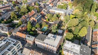 Uniek en imposant herenhuis in eclectische stijl, gelegen in het centrum van Turnhout. Deze royale woning biedt maar liefst 7 à 8 grote...