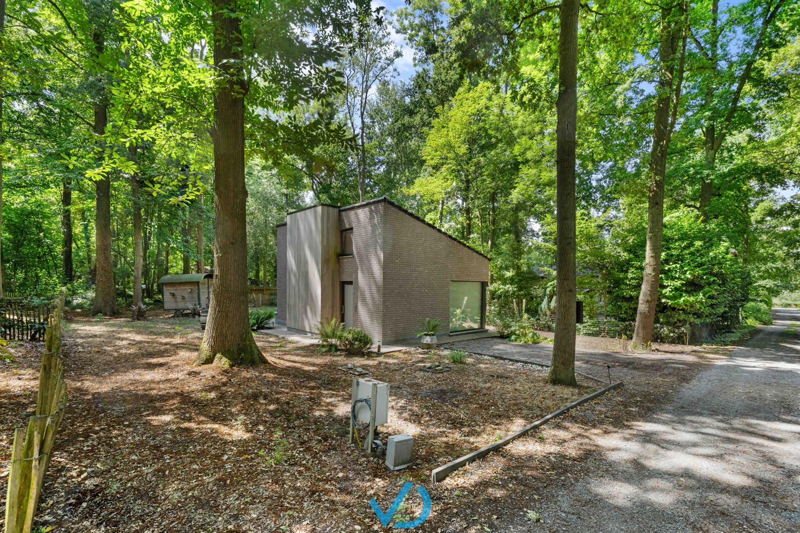 Recente woning midden in het bos te Voormezele! - foto 1