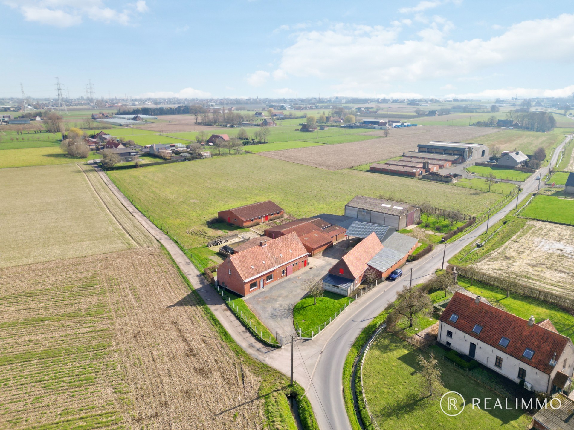 Boerderij op 22 277 m² in Lendelde - foto 1