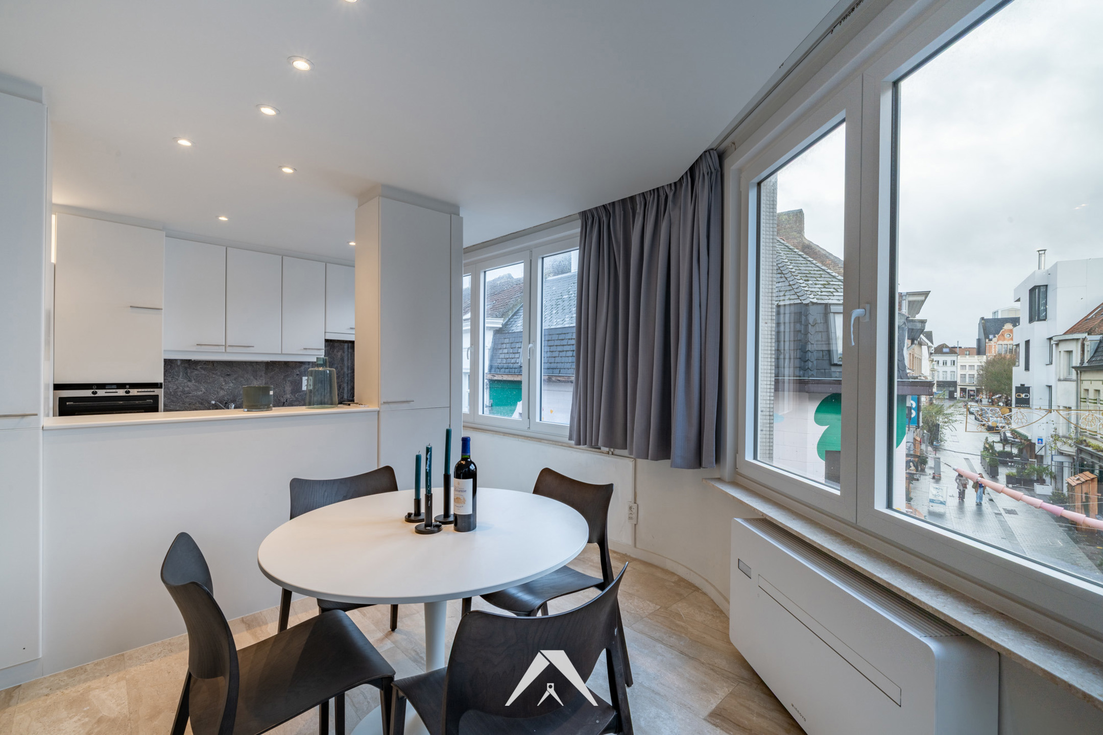 Recent gerenoveerd appartement in centrum Kortrijk! - foto 4