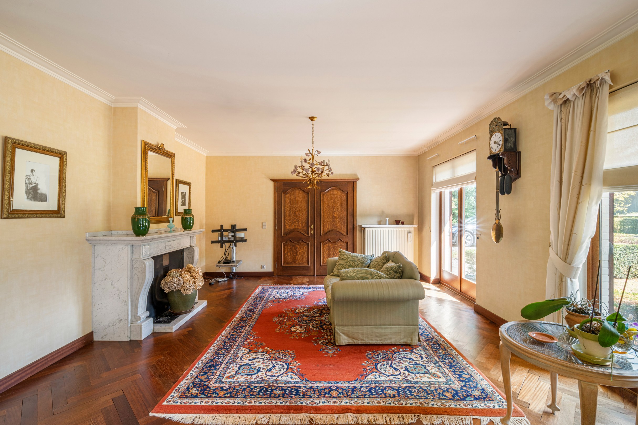 Grande maison familiale située dans un emplacement résidentiel de premier choix sur un terrain de 1 575 m². - photo 2