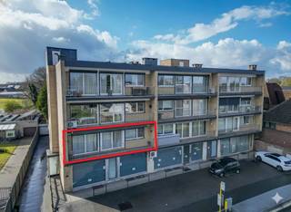 TE RENOVEREN 3 SLAAPKAMER APPARTEMENT 121M²Dit verrassend ruime appartement is gelegen in het centrum van Helchteren met een goede bereikbaarheid...