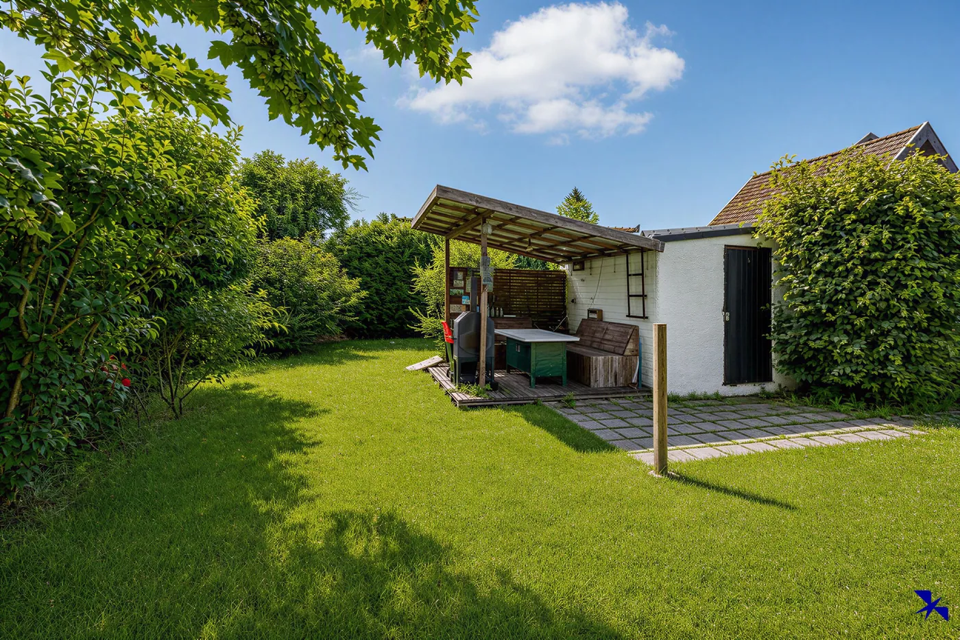 Spacious family home with 3 bedrooms and large garden in a quiet area - photo 4