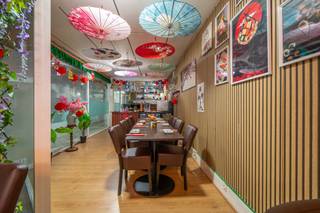 Op een uitstekende ligging in de Leiestraat, vlak bij de verlaagde Leieboorden en de Grote Markt, bevindt zich deze ruime handelsruimte met...