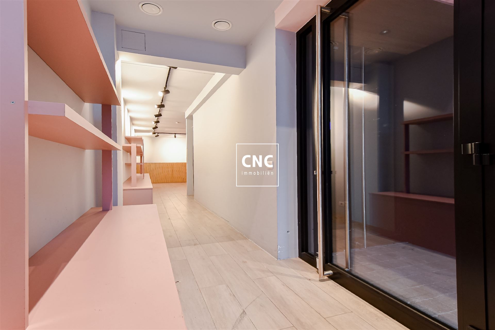 Immeuble commercial récent et lumineux dans le centre commercial de Knokke - photo 5