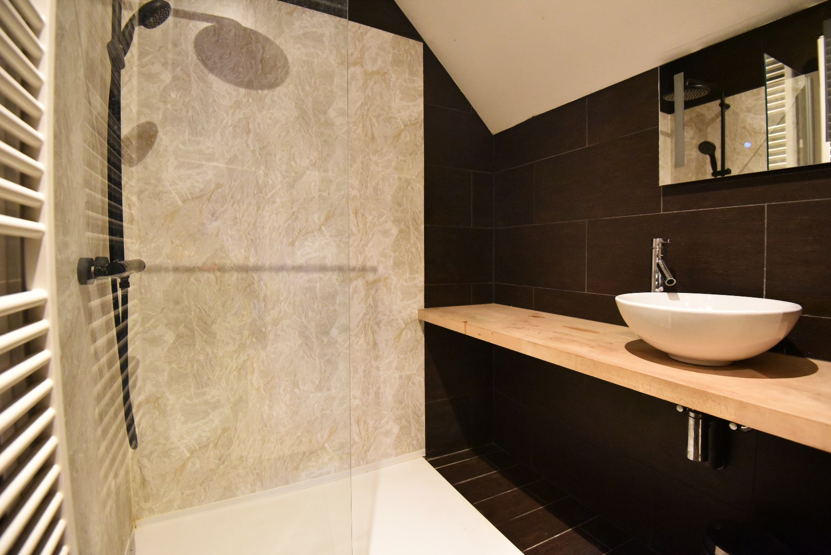 Rijwoning met zonnige tuin nabij centrum Maldegem. - foto 5