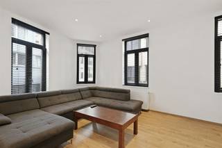 <p><span>Spacious corner house right in downtown.</span></p><p><span>This renovated house radiates space and light!</span></p><p><span>On the first floor you will find the spacious living area with open kitchen.  The many windows are an asset!</span></p><p><span>The modern kitchen is fully equipped with quality appliances and materials.</span></p><p><span>On the second floor you will find two bedrooms and a beautiful bathroom with large shower and double sink.</span></p><p><span>One spacious bedroom gives access to the attic, which has not yet been finished or insulated.</span></p><p><span>On the first floor is a multi-purpose room, which can serve as bedroom, hobby room and/or office.</span></p><p><span>Here is also a second bathroom and second toilet.  You will also find a connection for a washing machine here.</span></p><p><span>Gas heating with a condensing boiler.</span></p><p><span> </span></p>