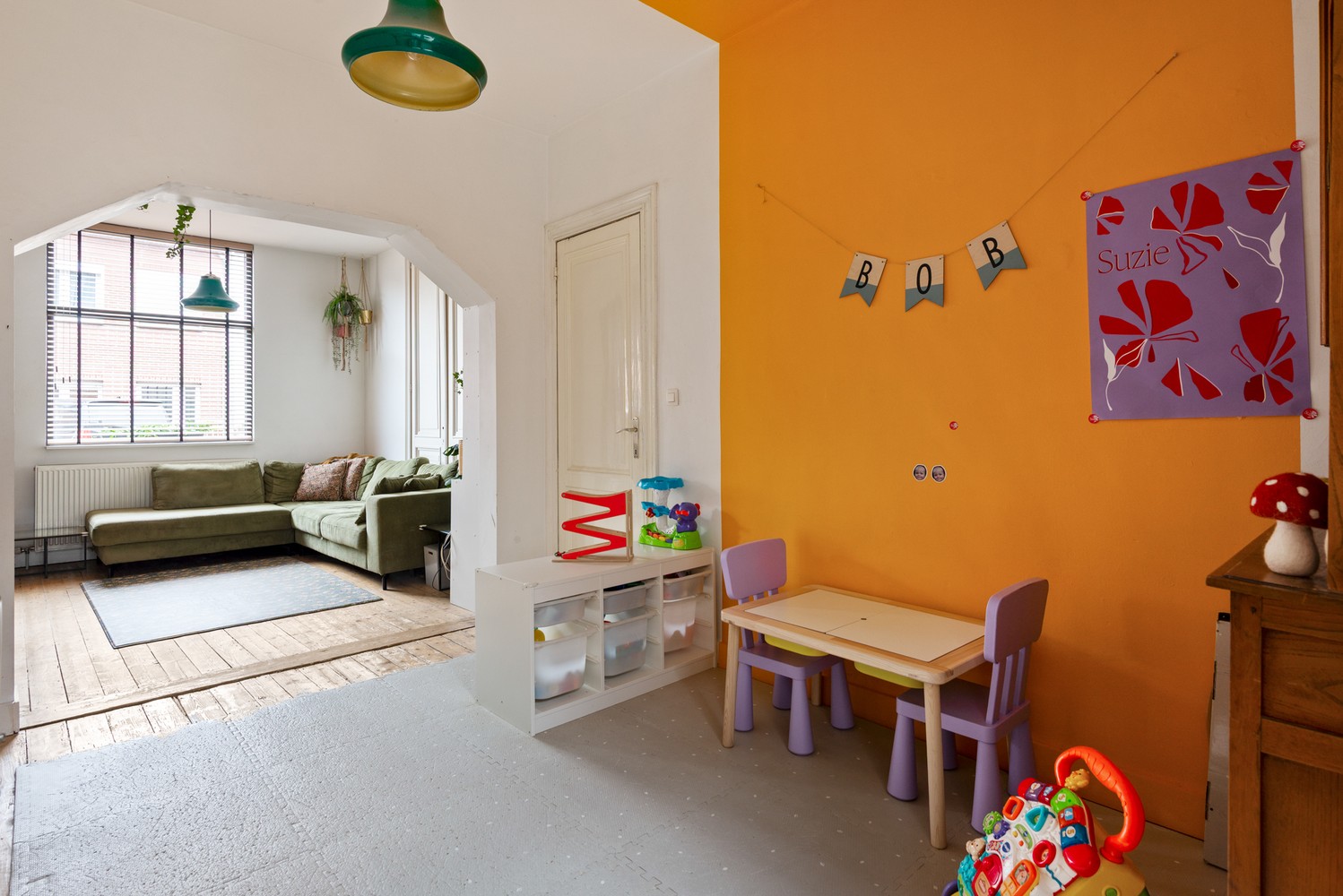 Charmant, gerenoveerd huis met 4 slaapkamers, 2 badkamers en gezellige tuin in Wijnegem! - foto 5