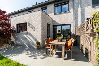 KIJKDAG Zaterdag "09/05" van 10u tot 12u! Contacteer Guy voor een afspraak op 0479 88 88 06!Instapklare, energiezuinige woning met 4 slaapkamers in...