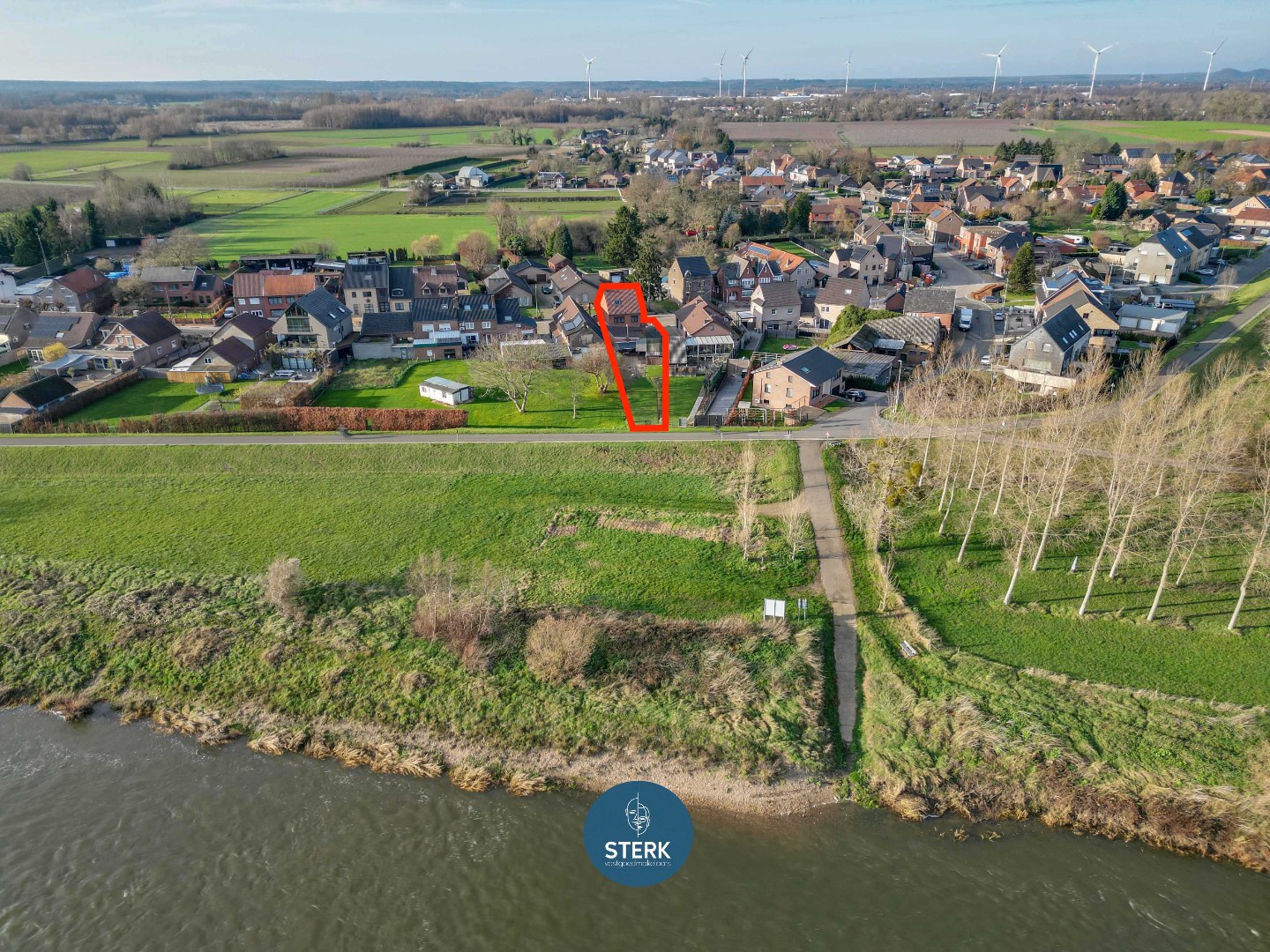 OP TE KNAPPEN GEZINSWONING AAN DE MAAS TE UIKHOVEN ! - foto 3
