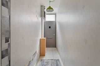 Op zoek naar een ruime woning in het hart van Waregem? Deze rijwoning met 3 slaapkamers en een praktische indeling is ideaal voor gezinnen of wie...