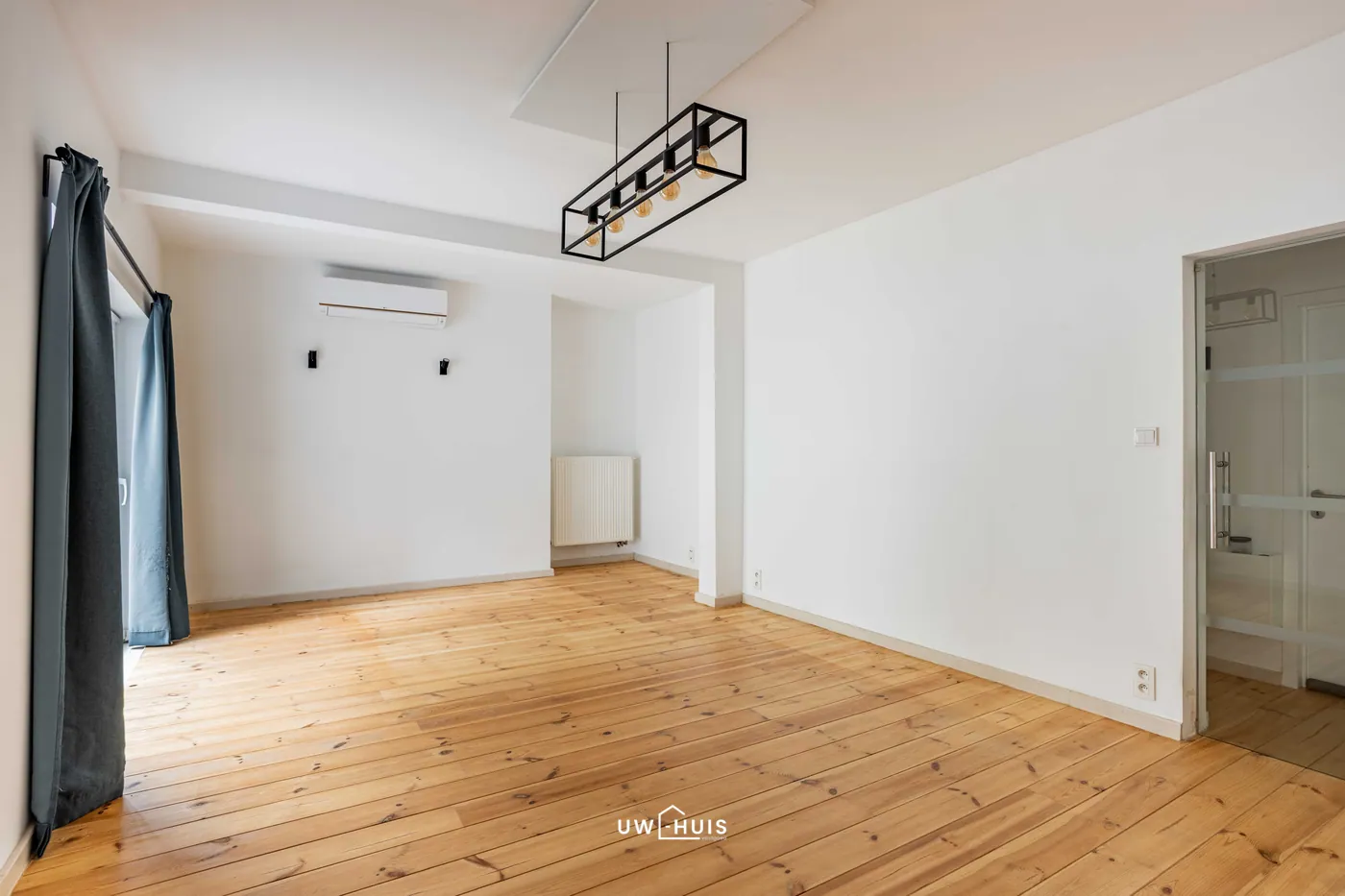 LICHTRIJK APPARTEMENT MET 2 SLAAPKAMERS, RUIME TUIN EN GARAGE IN BURCHT - foto 4