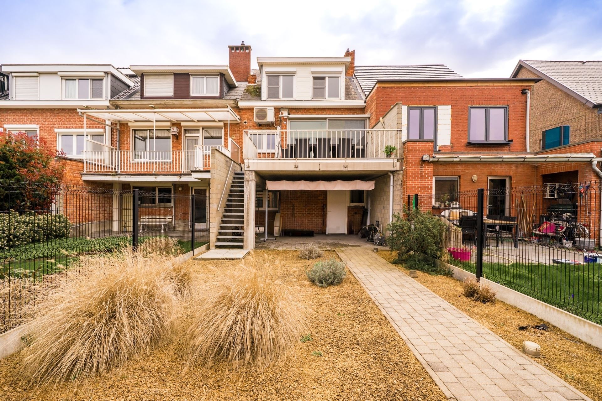 Instapklare bel-etagewoning met garage, tuin en zonnig terras - foto 3