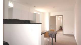 <p><span>       </span><span>Gerenoveerd Herenhuis te koop 4 instapklare appartementen</span></p><p><span>Ontdek dit prachtig gerenoveerde herenhuis op een top ligging in Blankenberge, op wandelafstand van zee, het station en het stadscentrum.</span></p><p><span>Het gebouw omvat </span><span>vier volledig vernieuwde appartementen</span><span>, elk met 1, 2 of 3 slaapkamers ideaal als investering, voor wie op zoek is naar een uniek pand met meerdere woonunits.</span></p><p><span>Volledig gerenoveerd<br />Geen syndic-kosten</span></p><p><span>warmtepomp voor verwarming en airco, elektriciteit conform.<br />Centrale, rustige ligging<br />Direct bewoonbaar<br />Ideaal als opbrengst eigendom of combinatie wonen/werken</span></p><p><span>Mis deze kans niet om eigenaar te worden van een uitzonderlijk pand aan de Belgische kust!</span></p><p><span>Voor meer info of een bezichtiging: </span><span>Bel 050/41.55.50</span></p><p><span>Maison de ville rénovée à vendre 4 appartements prêts à emménager</span></p><p><span>Découvrez ce manoir magnifiquement rénové dans un emplacement privilégié à Blankenberge, à quelques pas de la mer, de la gare et du centre-ville.</span></p><p><span>L'immeuble comprend quatre appartements entièrement rénovés, chacun avec 1, 2 ou 3 chambres, idéal comme investissement, ou pour ceux qui recherchent une propriété unique avec plusieurs unités résidentielles.</span></p><p><span>Entièrement rénové</span></p><p><span>Pas de frais de syndic</span></p><p><span>la pompe à chaleur utilisée pour le chauffage, la conformité de l'électricité</span></p><p><span>Emplacement central et calme</span></p><p><span>Habitable de suite</span></p><p><span>Idéal comme propriété d'investissement ou comme combinaison de vie et de travail</span></p><p><span>Ne manquez pas cette opportunité de devenir propriétaire d'un bien d'exception sur la côte belge !</span></p><p><span>Pour plus d'informations ou une visite : Appelez le 050/41.55.50</span></p>