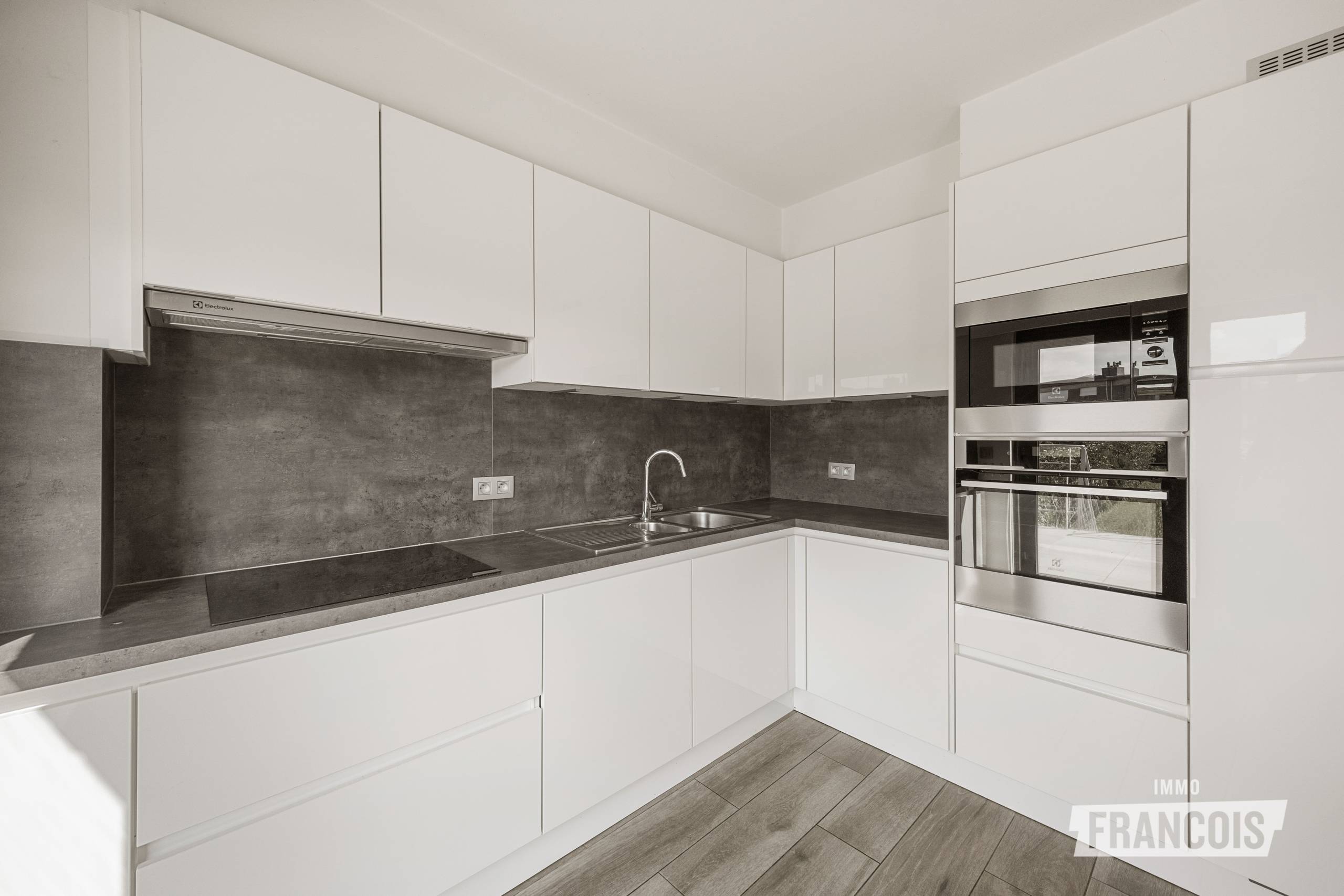Gerenoveerde bel-etage woonst met 3 slaapkamers te koop te Oostkamp - foto 5