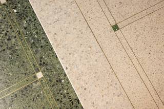 WILRIJK - Park Den Brandt : Maison élégamment aménagée avec 4 chambres, grand jardin et garage intégré. DESCRIPTION : Rez-de-chaussée :Hall d'entrée...