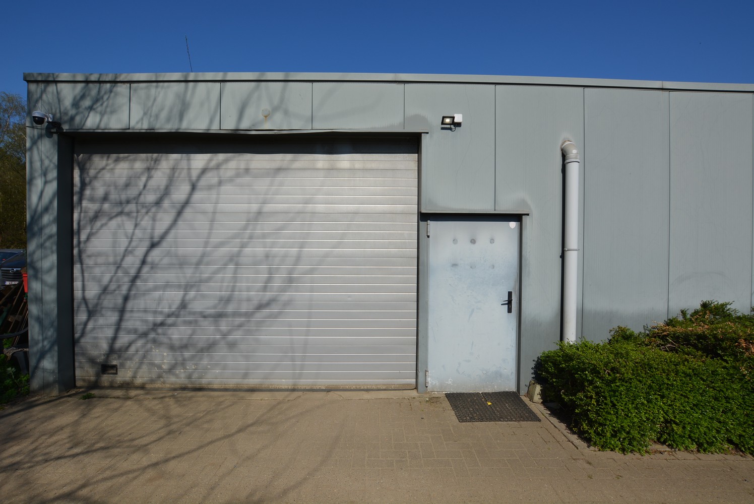 Magazijn van 440 m² met privatieve inrijpoort - foto 4