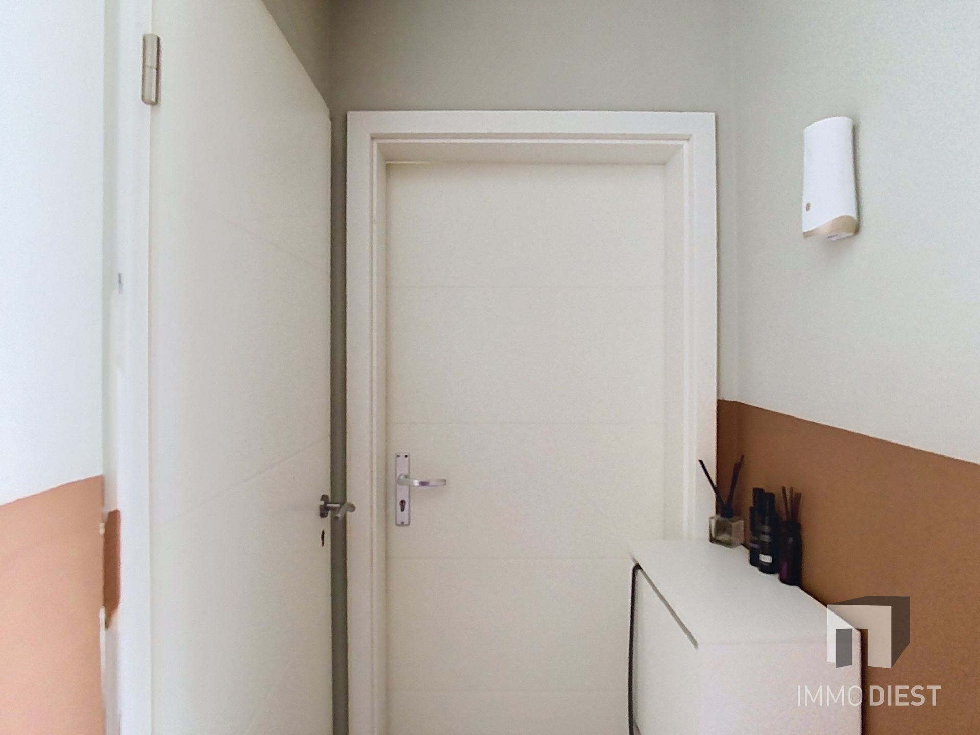 Ruime lichtrijke duplex nabij centrum Halen met staanplaats! - foto 4
