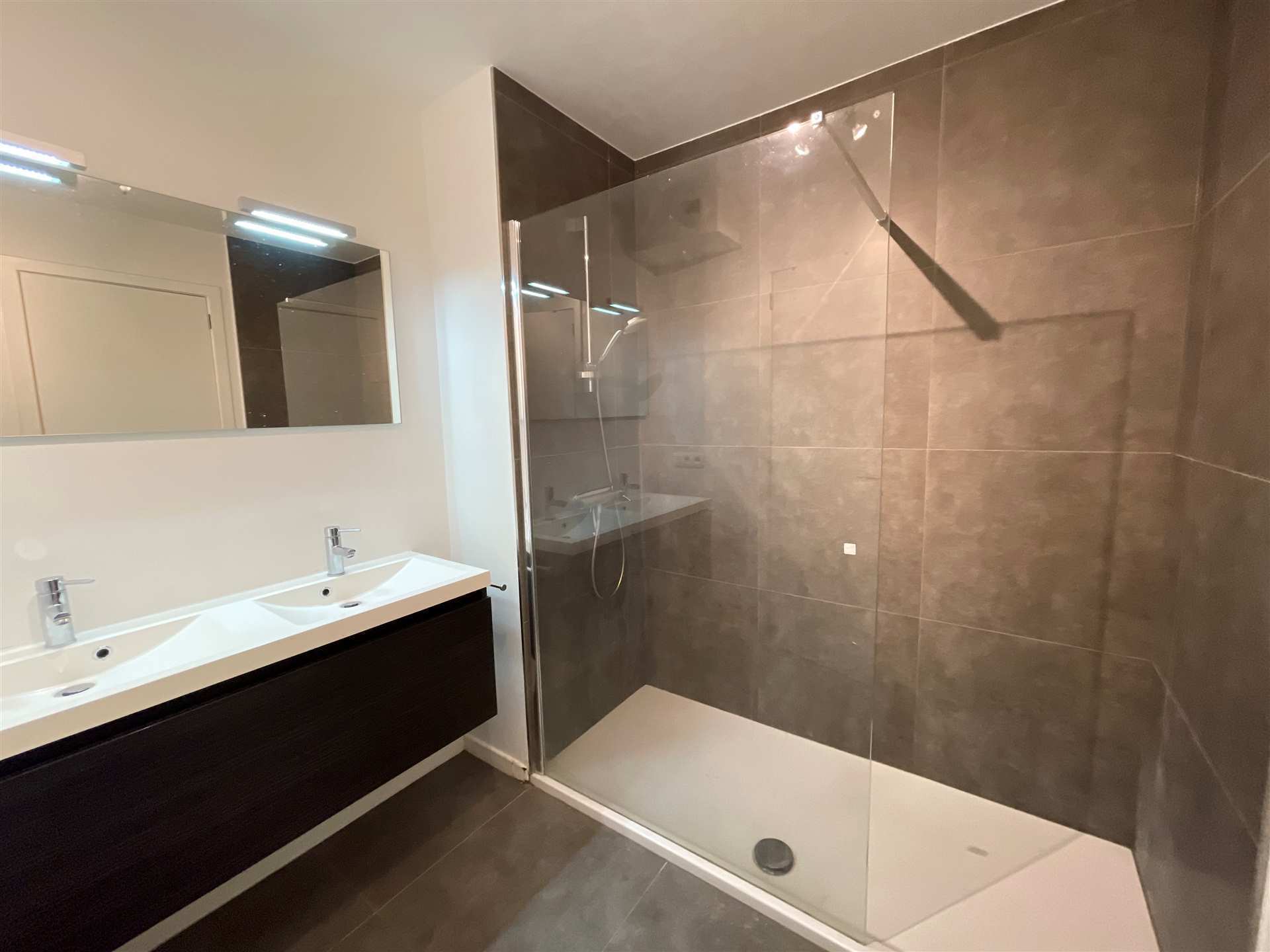 Stijlvol en lichtrijk appartement met terras in hartje A'pen - foto 5