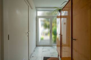 BEZOEKDAG OP AFSPRAAK OP VRIJDAG 22/8 EN ZATERDAG 23/8 - VOLZETRICHTPRIJS €420.000Welkom in deze totaal gerenoveerde woning, gelegen in een...