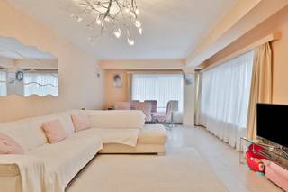 immo DAVID vous propose : appartement moderne et lumineux, prêt à emménager, idéalement situé au centre de Zellik, à proximité de Bruxelles. Le...