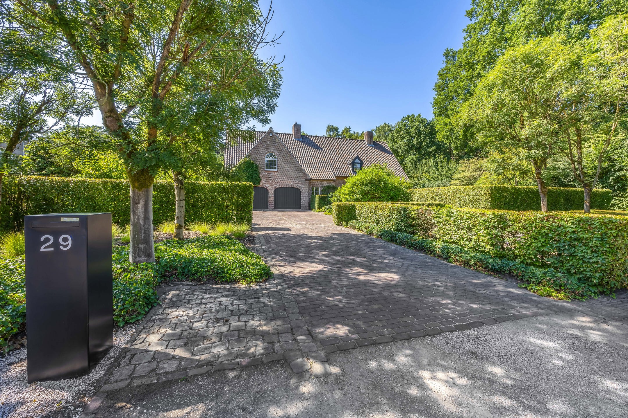 Exclusieve villa met lichtrijke leefruimtes &amp; prachtige tuin - foto 1