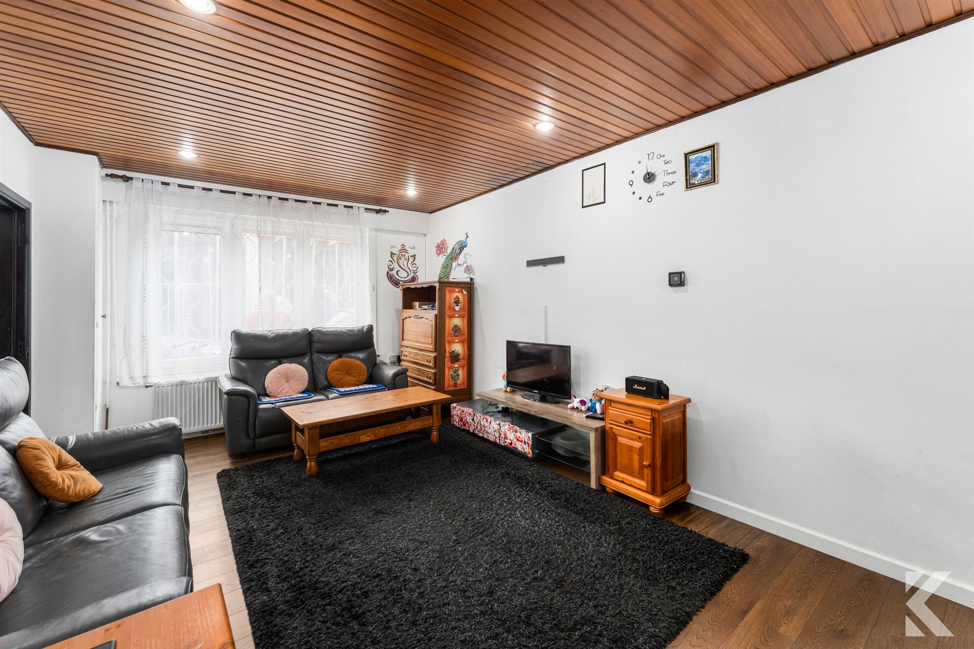 Volledig gerenoveerde woning met 3 slpk, 2 bdk,zonnige koer - foto 5