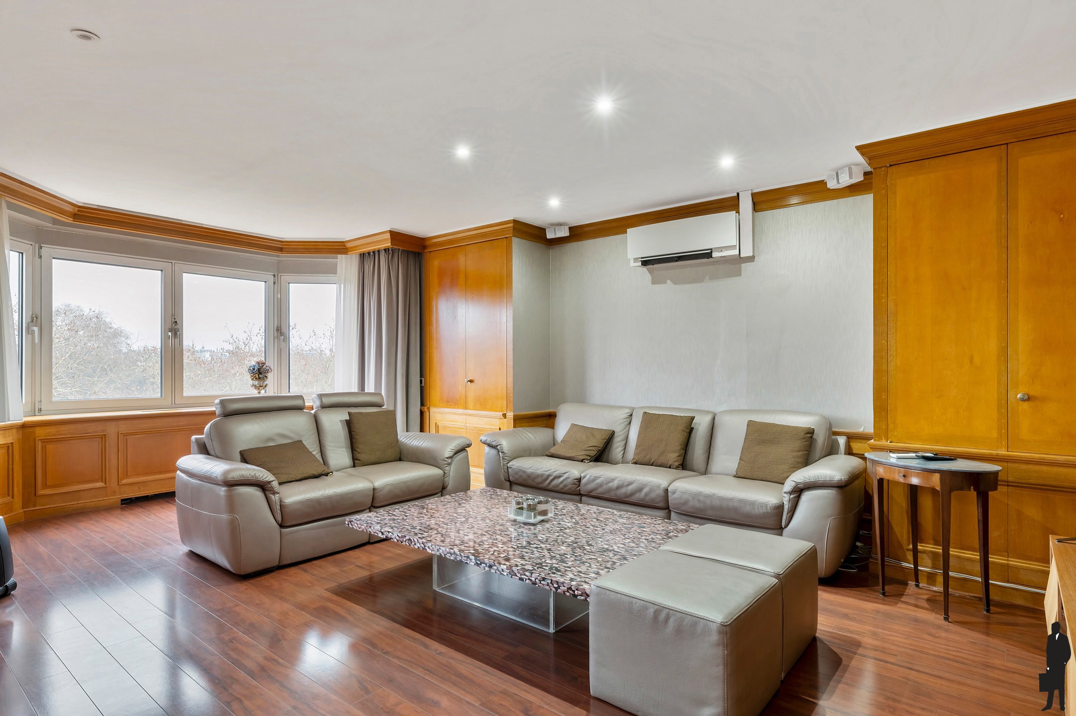 Apartment for sale in Antwerp with 6 bedrooms - photo 3