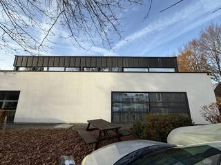 Duplex appartement met 3 slaapkamers. Het appartement beschikt op het gelijkvloers over een open keuken met een lichtrijke leefruimte en een...