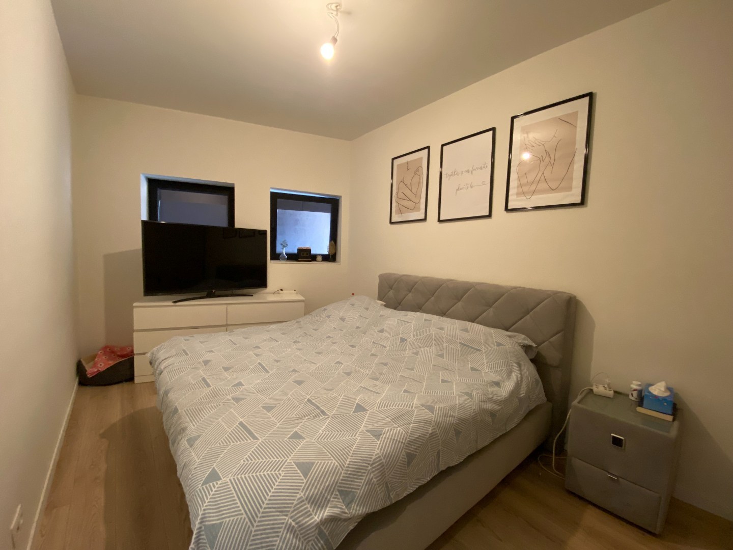 Zeer recent gelijkvloers appartement met 2 slaapkamers en grote tuin! - foto 4