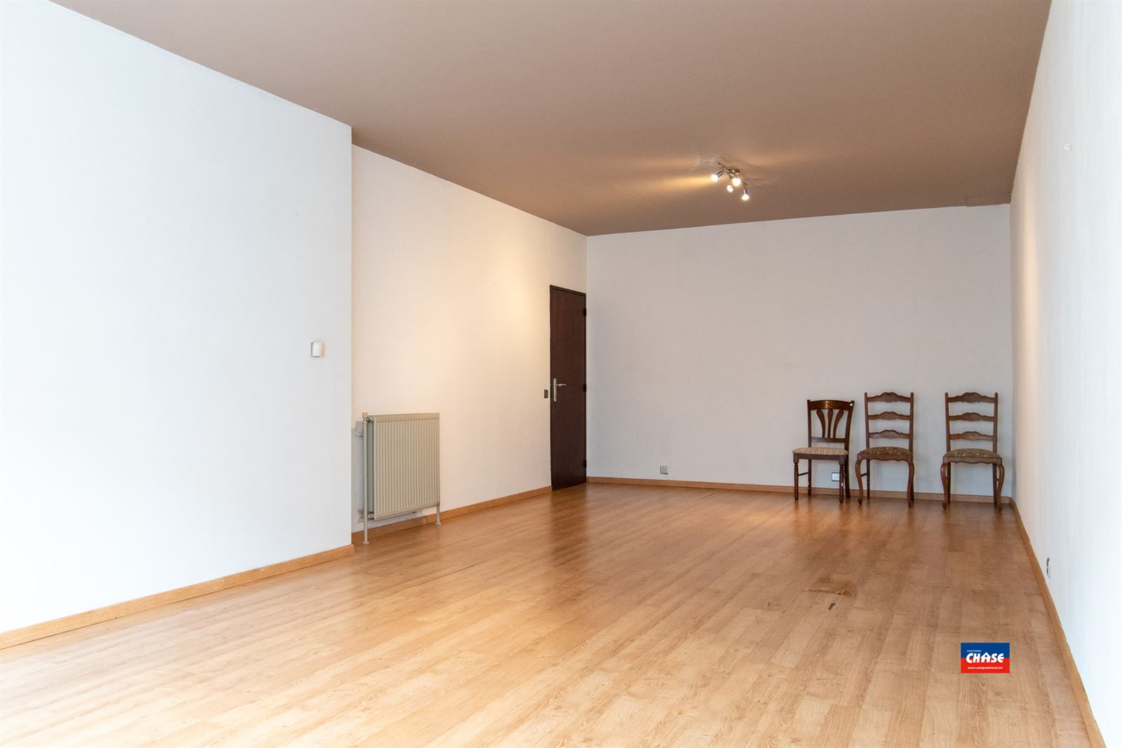 Gelijkvloersappartement met 2 spks, tuin en garage - foto 3
