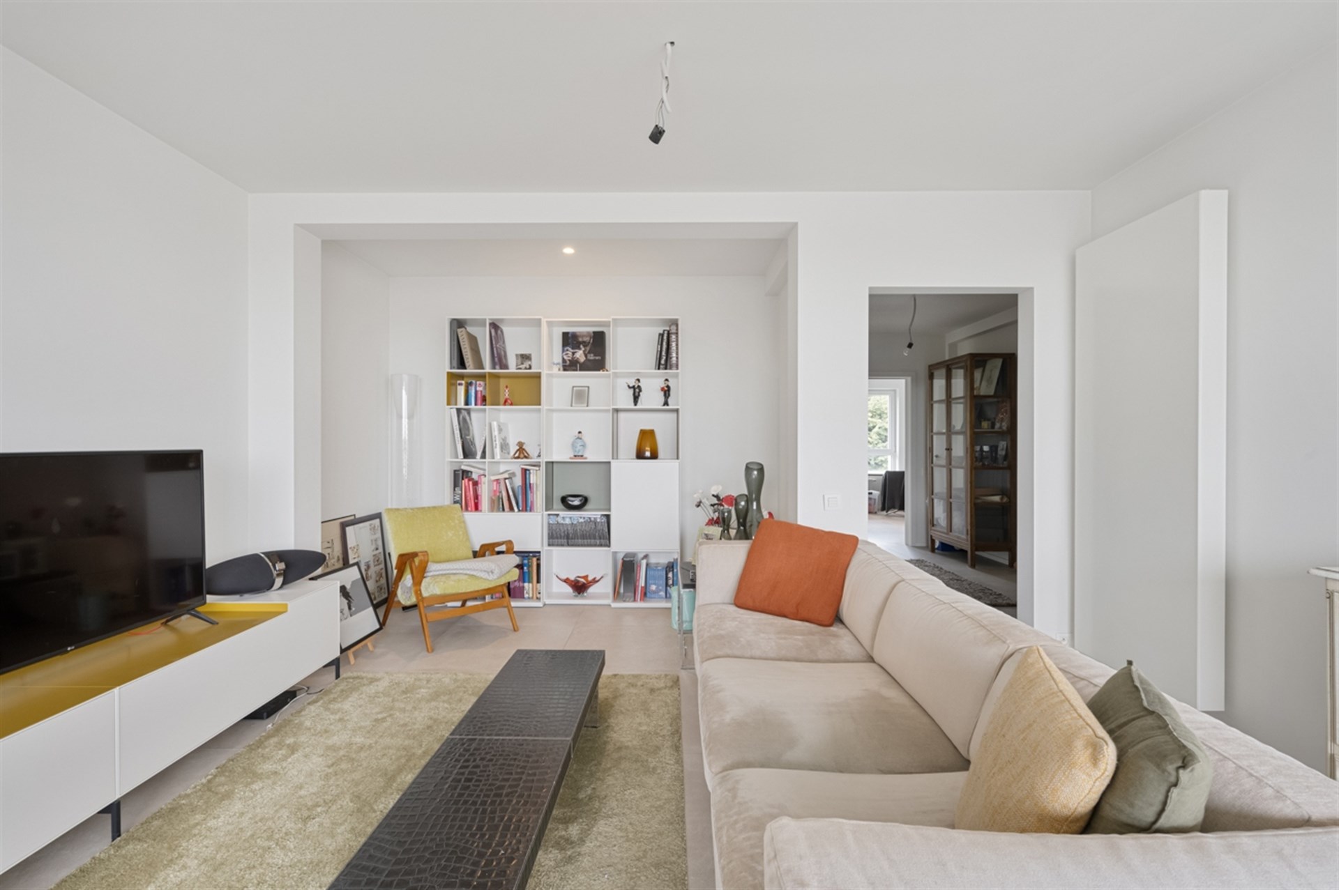Ruim en stijlvol appartement met terras en prachtig uitzicht in hartje Aalst - foto 4