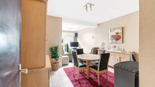 Verzorgde rijwoning met 3 slaapkamers en een leuk tuintje in het centrum van Heist.Deze woning is goed gelegen in een rustige straat. Winkels en het...