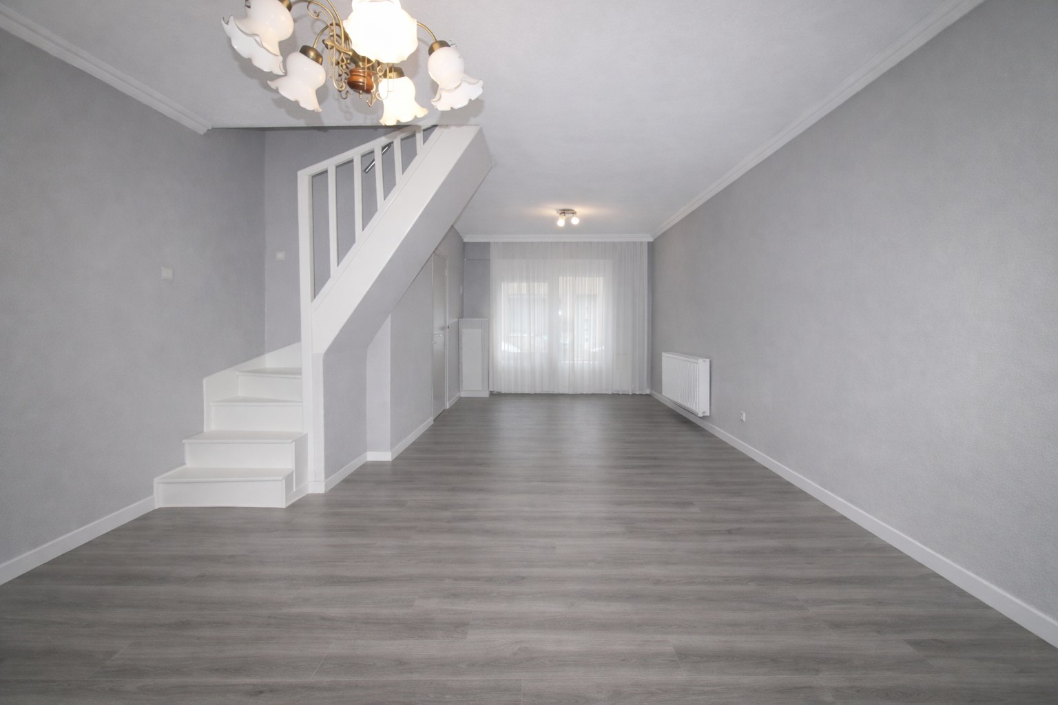 Te koop: Instapklare centraal gelegen gezinswoning met 4 slaapkamers én EPC B in hartje Sint-Niklaas! - foto 3