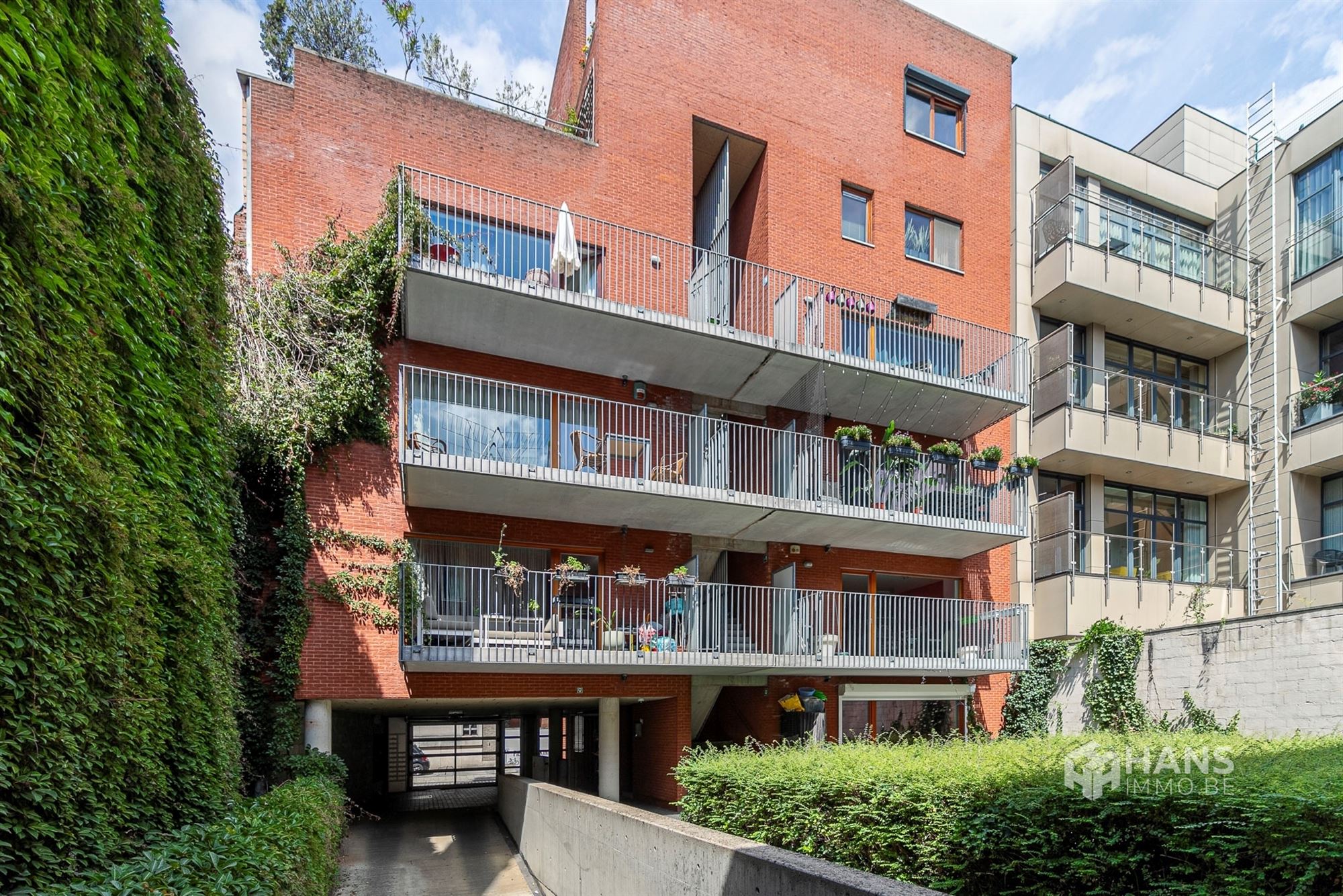 Instapklaar appartement (79 m²) met 2 slaapkamers, autostaanplaats en terras (10 m²) in Antwerpen (2000). - foto 5