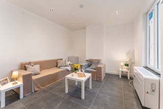 Gezellige instapklare rijwoning te koop in Beveren-Leie.Deze charmante woning bevat twee slaapkamers en een aparte living en keuken. De woning...