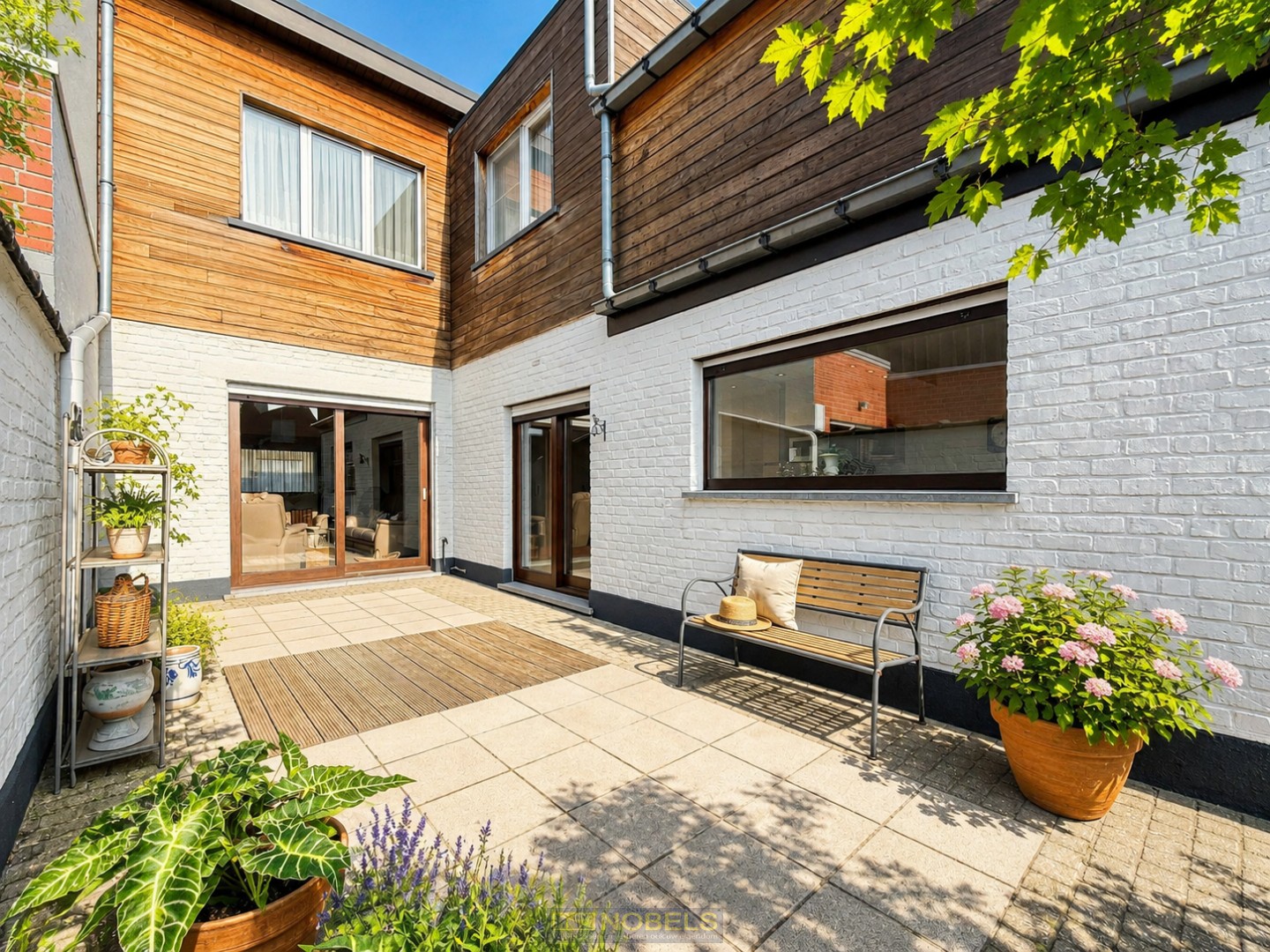 Te koop, instapklare stadswoning met garage en zonnige tuin - foto 2