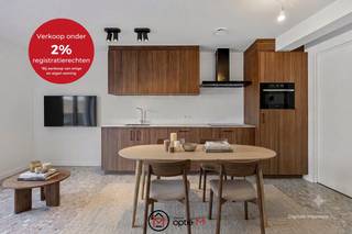 <h2><span>Energiezuinig en compleet appartement gelegen in de Burgemeester Bollenstraat 38 in Hasselt</span></h2>
Dit appartement te koop biedt alles wat je zoekt: comfort, duurzaamheid en een topligging. Het is gelegen vlak bij alle hotspots van Hasselt, met winkels, horeca en scholen op wandelafstand. Of je nu op zoek bent naar je eerste appartement in Hasselt, een nieuwe start of een slimme investering, hier woon je zorgeloos en in het centrum van Hasselt.<br /><br />Het appartement combineert een open, lichte leefruimte met een moderne open keuken met zicht op het tuintje. Verder geniet je van een slaapkamer met parketvloer, een nieuwe badkamer met inloopdouche en lavabo, een apart gastentoilet en vloerverwarming. Dit appartement, gelegen op het gelijkvloers biedt ook de mogelijkheid om een autostaanplaats bij te kopen.<br /><br />De combinatie van warmtepomp, zonnepanelen en vloerverwarming zorgt voor een EPC A, een laag energieverbruik en een hoog wooncomfort. Er is ook een wachtleiding voorzien voor het plaatsen van een laadpaal.<br /><br /><strong>Wat is er INBEGREPEN?</strong>
<ul>
<li>Gemeenschappelijke fietsenberging</li>
<li>Het appartement is professioneel geschilderd ter waarde van € 6.000</li>
<li>Verlichting werd reeds geïnstalleerd ter waarde van € 1.500</li>
</ul>
<strong>Zin om dit appartement van dichtbij te ontdekken?</strong><br />Mail carine@optie-m.be of bel haar op 0478 41 58 70. Ze maakt graag tijd voor jou!<br /><br />*Prijs is exclusief kelderberging en aansluitkosten<br /><br />Wens je graag een gratis en vrijblijvende schatting van je woning? Contacteer ons gerust voor een afspraak.<br /><br />VG - WG - GMO - GVKR - GVV