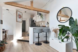 Op een uitstekende locatie in de Weggevoerdenstraat bevindt zich deze veelzijdige woning op een perceel van 4a 70ca. Hier geniet je van een...