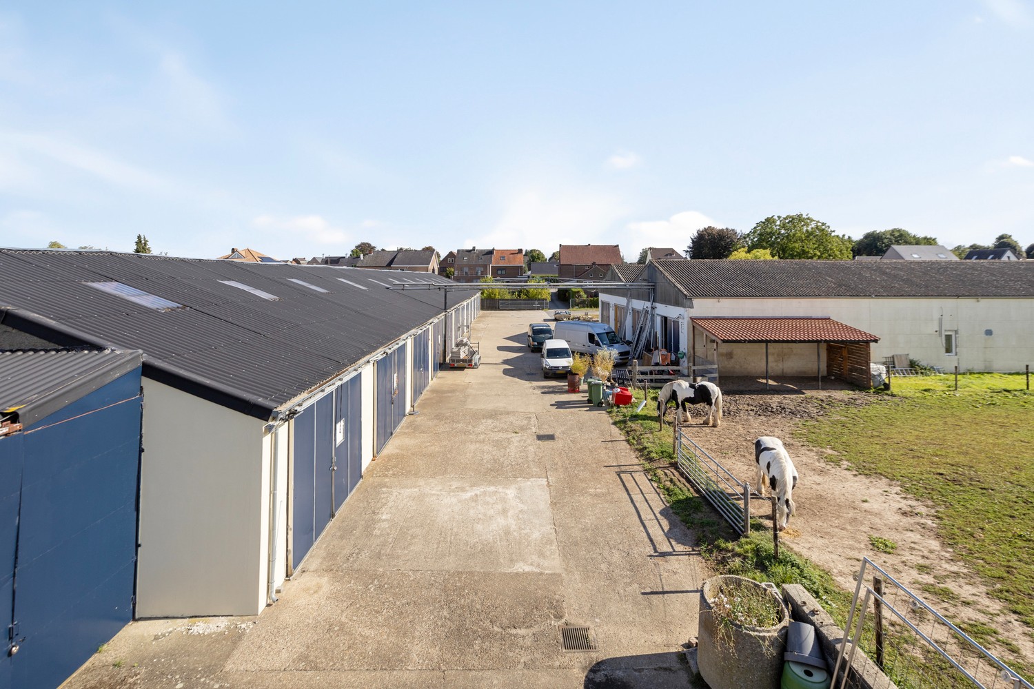 Twee percelen grond met loodsen te koop – Strategisch gelegen langs de Maastrichtersteenweg in Riemst - foto 4