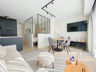 Recent, tijdloos gerenoveerd appartement op een toplocatie aan de Kustlaan, nabij het Driehoeksplein. Dit praktisch ingedeelde appartement is...