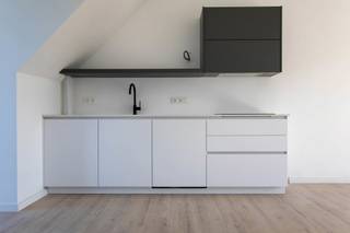 Nieuw penthouse met 2 slaapkamers, ruim dakterras en garage in het centrum van Stabroek.Instapklaar wonen met een hoogwaardige afwerking,...