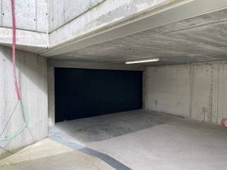 Nabij het centrum van Bornem, vindt u deze afgesloten garagebox, gelegen in een ondergondse garage voorzien van een automatische poort.  De garage...